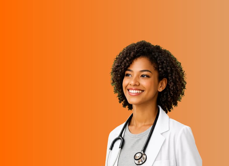 Estudante de Medicina sorrindo